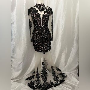 Portia & Scarlett black prom dress size 6.